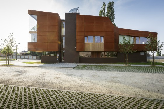 Architect : Atelier Chora 
Project : Police station of the centenary - Ougrée, Belgium. 
www.atelier-chora.be