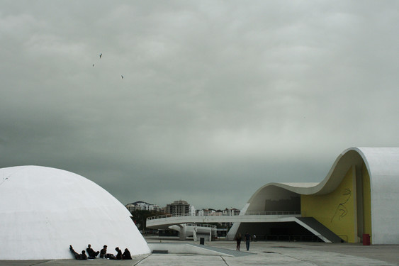 Caminho Niemeyer by Oscar Niemeyer