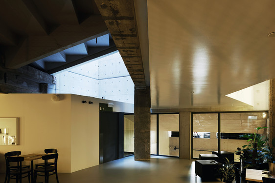 The foyer, a multifunctional place enabling multicultural exchanges