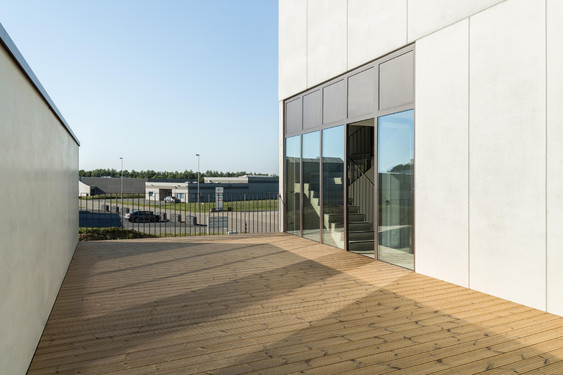 Bâtiment industriel 2perfection : terrasse