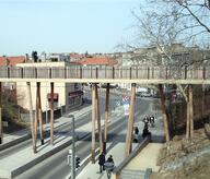 vue panoramique de la passerelle à partir de l'autoroute E411