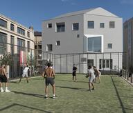 Vue sur le bâtiment Fontainas depuis le terrain extérieur