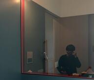 Miroir sans teint dans la nouvelle salle de bain