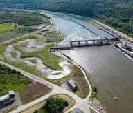 Vue aérienne : site éclusier d'Ampsin-Neuville ©SOFICO/MDetiffe