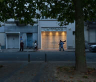 Façade avant grille fermée