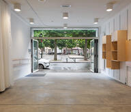 Vue intérieure vers la place