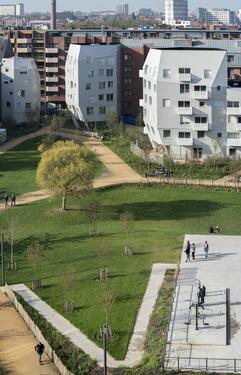 Vue d'ensemble du parc et des bâtiments Van Artevelde et Six Jetons