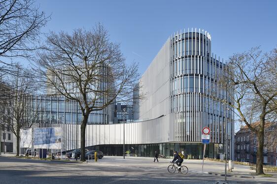 Etterbeek City Hall / BAEB + Bureau Jaspers & Eyers Architects 