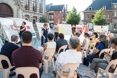 assemble?e publique pour la se?lection des ba?timents en pre?sence des visiteurs et de Petra Pfermendges, Tournai 2019