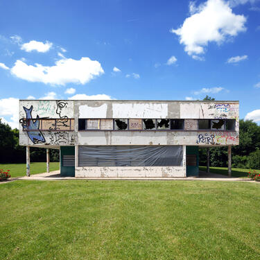 Pilgrimage on modernityOpus I: La Villa Savoye, Le CorbusierSoutheast elevation