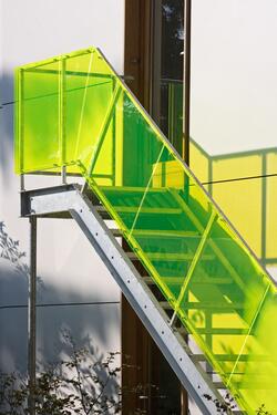 Stairs / plexiglas yellowCladding and guard