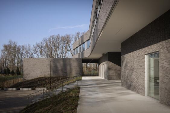 Groupe Scolaire Parc du Bempt / zigzag architecture + Altiplan