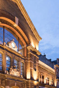 Halles, Budapest