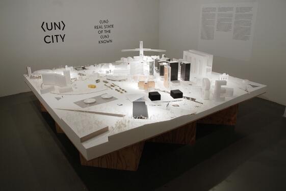 (Un)City – (Un)Real State of the (Un)Known. Maquette conçue et réalisée par WRKSHP & Paul Mouchet