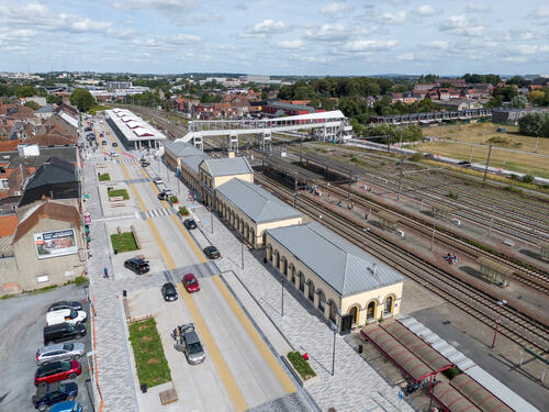 Vue générale du projet avec en avant-plan la place de la gare.