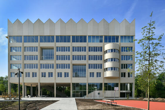 Ecole verticale : vue depuis le campus