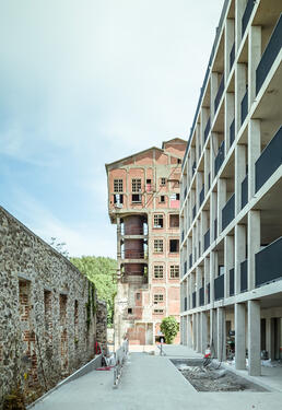 tour de l'ancienne cimenterie et immeuble de logements