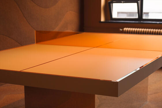 BeCentral table de ping pong sur mesure par l'architecte d'intérieur Maxime De Campenaere