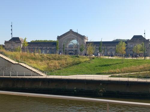 La gare vue des quais