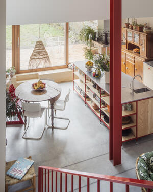 FIERLANT - cuisine du duplex inférieur ouverte vers le jardin