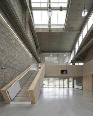 halle Perret