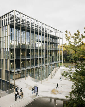 façade principale, passerelle de connexion ulb-vub