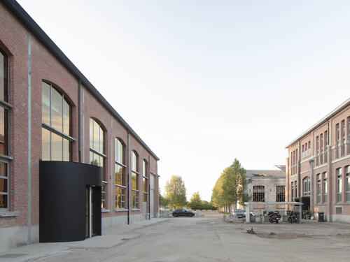 Conversion d'un bâtiment industriel en centre culturel